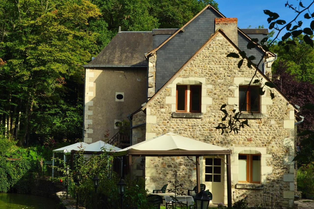Le Moulin De La Planche Bed & Breakfast Cerelles Bagian luar foto