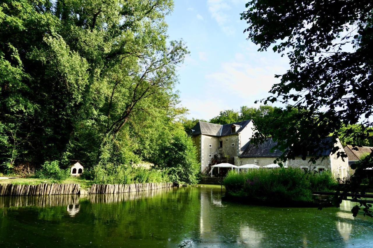 Le Moulin De La Planche Bed & Breakfast Cerelles Bagian luar foto