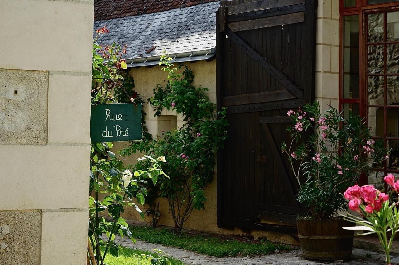 Le Moulin De La Planche Bed & Breakfast Cerelles Bagian luar foto