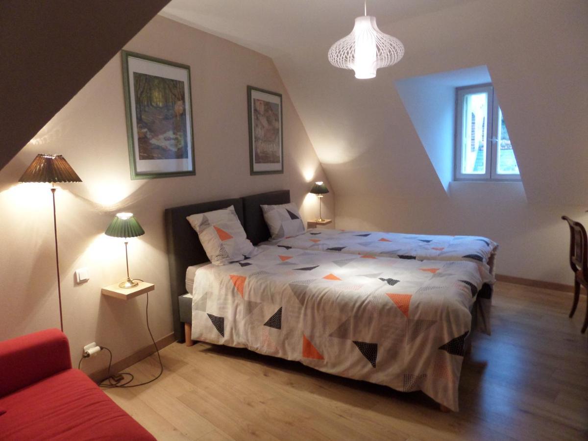 Le Moulin De La Planche Bed & Breakfast Cerelles Bagian luar foto