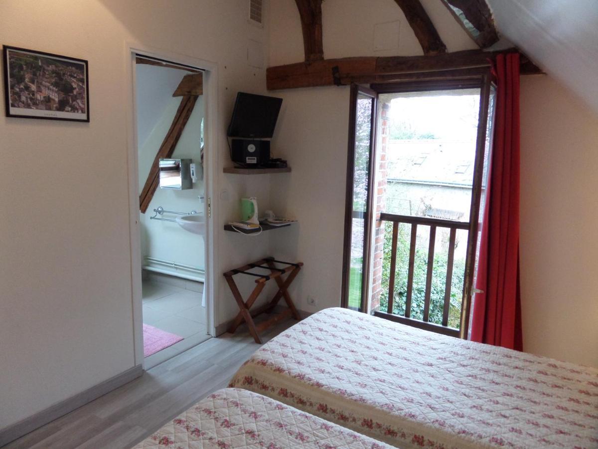 Le Moulin De La Planche Bed & Breakfast Cerelles Bagian luar foto